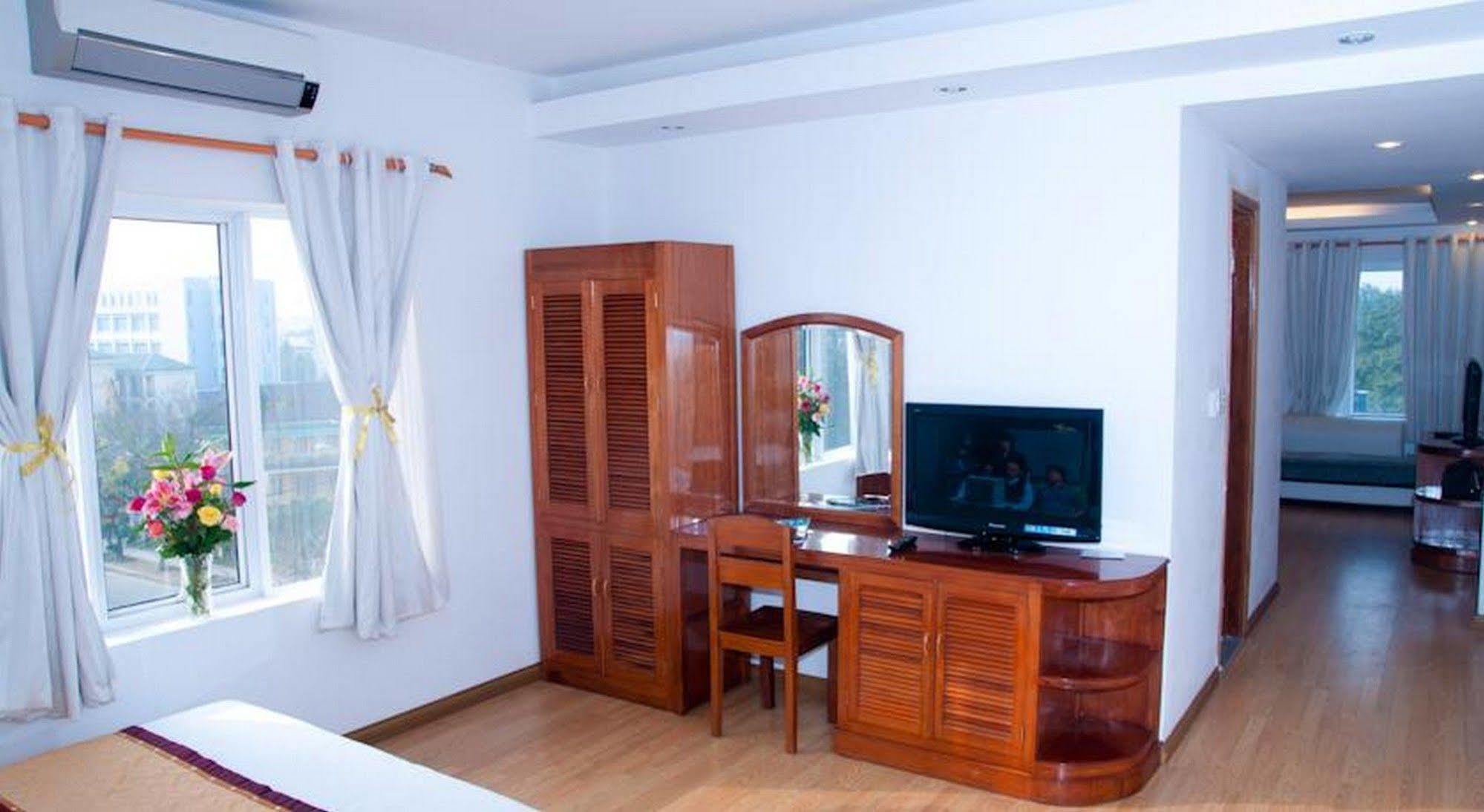 Golden Lotus Hotel Hue Luaran gambar