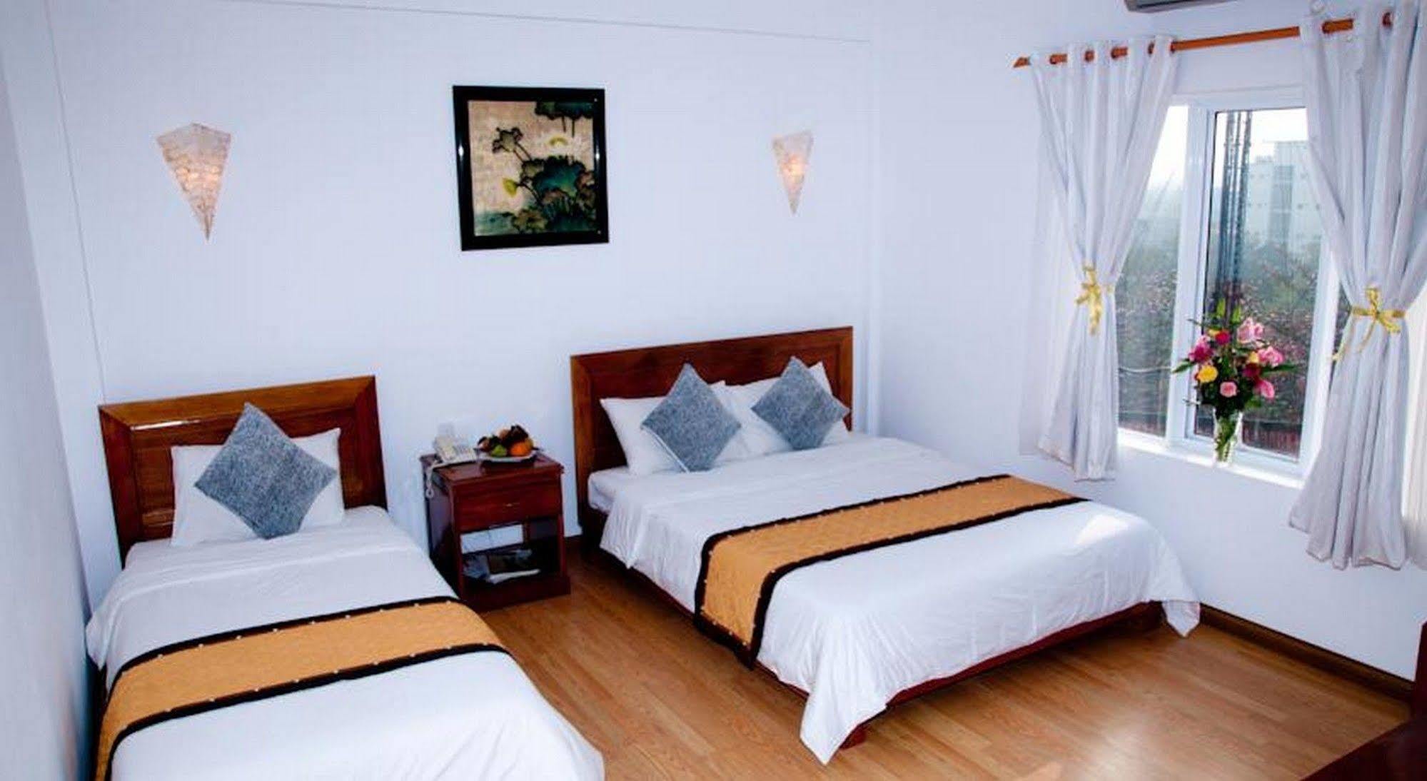 Golden Lotus Hotel Hue Luaran gambar