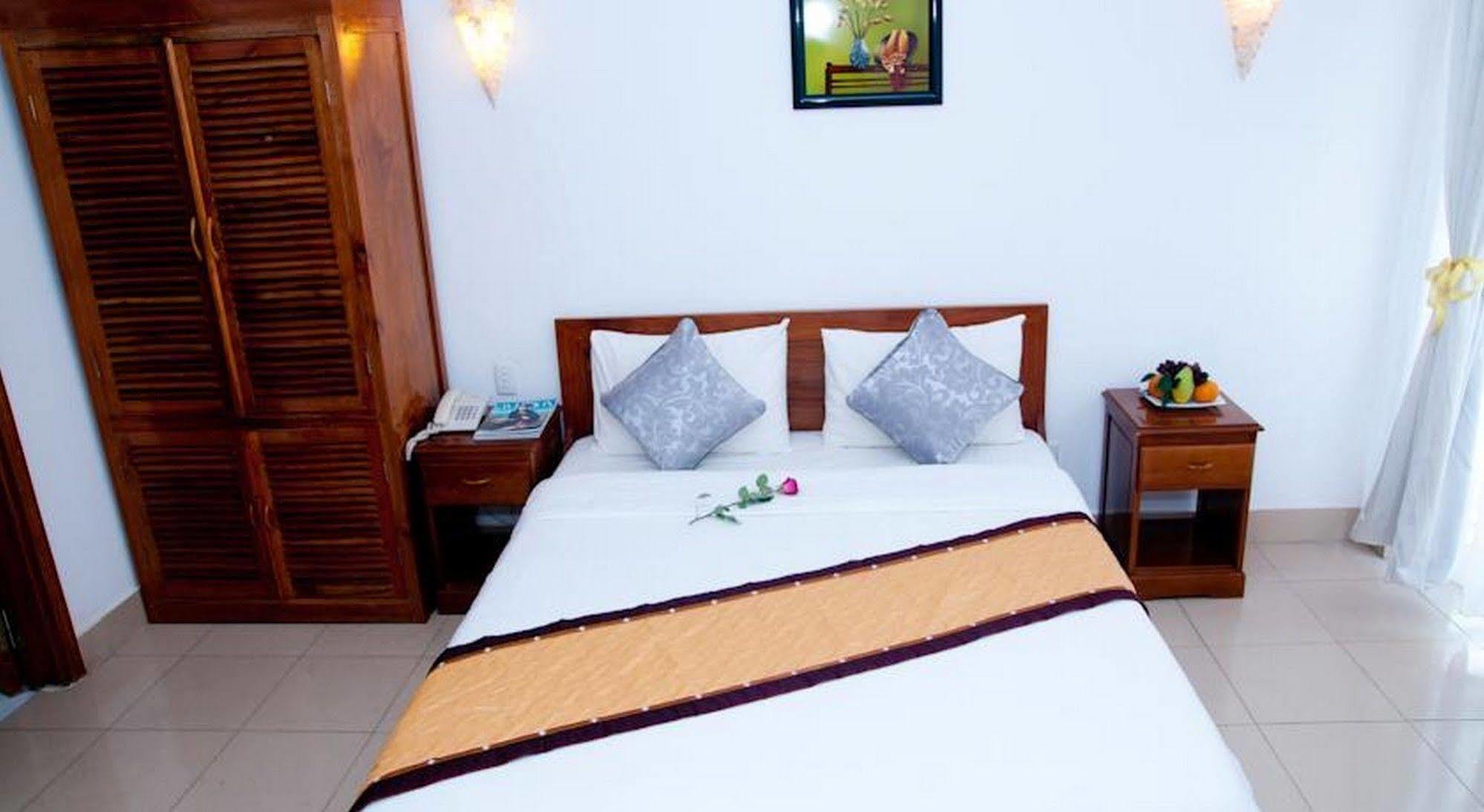 Golden Lotus Hotel Hue Luaran gambar