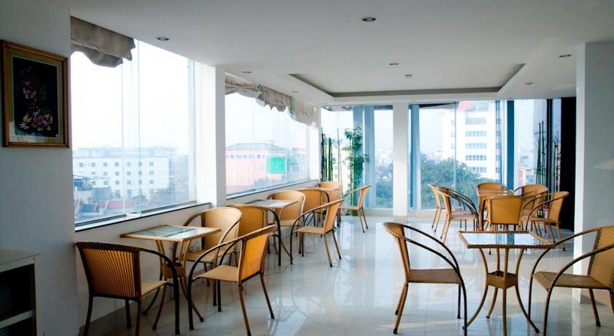 Golden Lotus Hotel Hue Luaran gambar