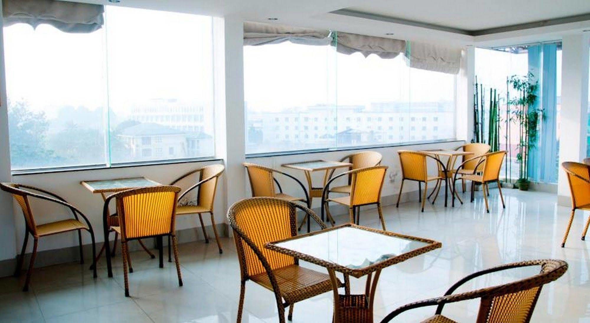 Golden Lotus Hotel Hue Luaran gambar